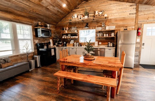 Raymond Cabin | Starry Night Cabin