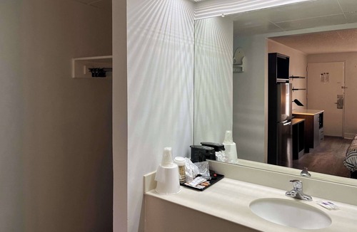 Perry Hotel | Studio 6 Suites Perry, GA