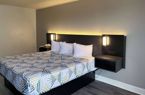 Perry Hotel | Studio 6 Suites Perry, GA