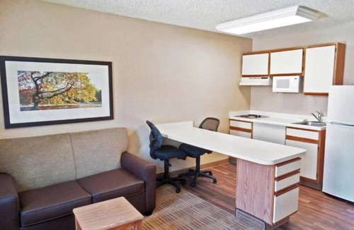 Fishkill Apartment | Studio6 Fishkill 2 Full Beds, Mobil Tub, Nsmk Kitchen