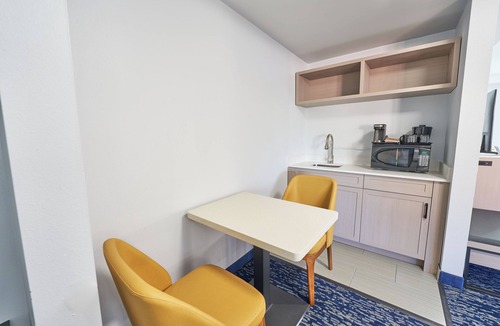 Buzzards Bay Hotel | The Bridgeway