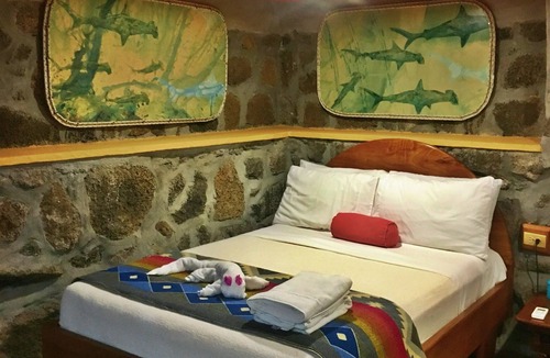 Bahia de la Academia Bed & Breakfast | The lonely George Ecolodge