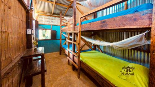 Mompiche Hostel | The Mudhouse Hostel Mompiche