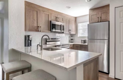 West Kissimmee Hotel | This Place Has Everything for a Great Trip! 2 Units with Kitchen, Outdoor Pool!