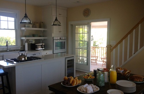 Avon House | Timeless “Bay Header” two blocks from the beach.
