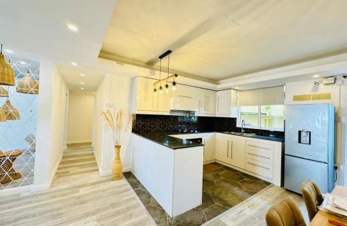 Vacoas-Phoenix Apartment | Vans Haven