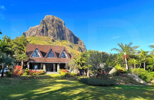 Le Morne Villa | Villa in Le Morne with pool and maid