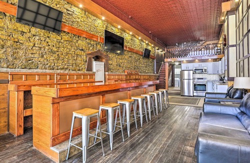 Lansing Apartment | Walk to River: Unique Studio in Renovated Bar!