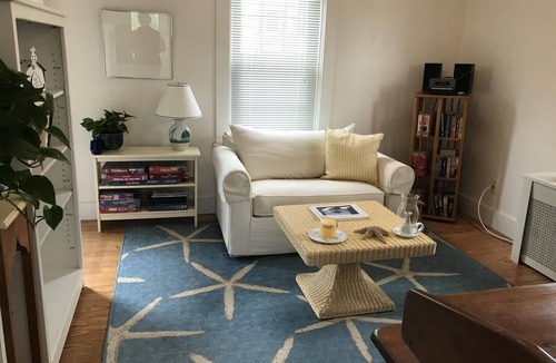 Bath Cottage | Waterfront Bliss in Bath