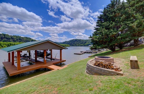 Draper Apartment | Waterfront Deck w/Mtn View! Claytor Lake Retreat