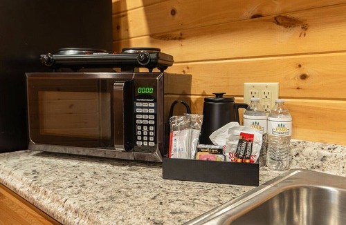 Bethlehem Ski Chalet | White Mountains Cedar Suite Couples Retreat