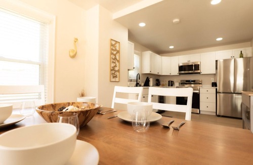 Dunlap House | Work, Rest & Gather | Spacious 3BR w/ Modern Charm