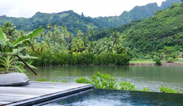 Amazing Waterfront Villa fully equipped w/infinity pool