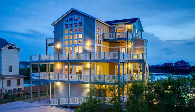 Beach home overlooking the ocean with pool, hot tub, sauna, & balcony