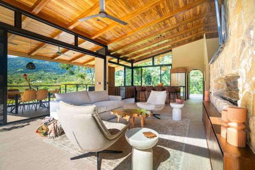 Casa Hamsa - Pool, Mountain Views, Gated, AC, Sonos