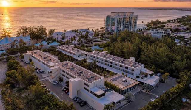 Cayman Luxury Rentals at The Grove