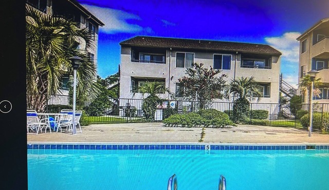 Charming 2Bd. waterfront living, pool, fitness rm. in serene Slidell