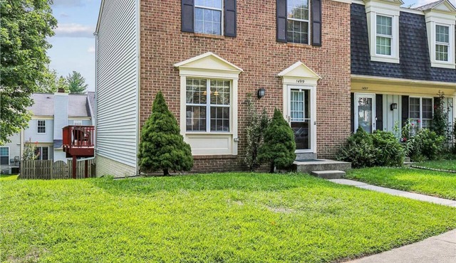 Charming 3-bedroom townhome with AC and WiFi in Silver Spring
