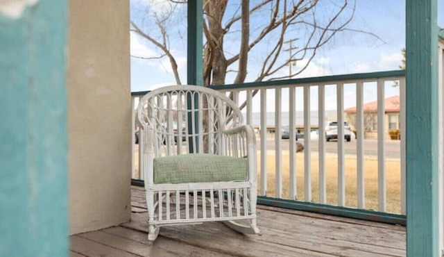 Charming Historic Home-30 mins to Greer-Sleeps 9- Mountain Thyme Cottage, yardnn