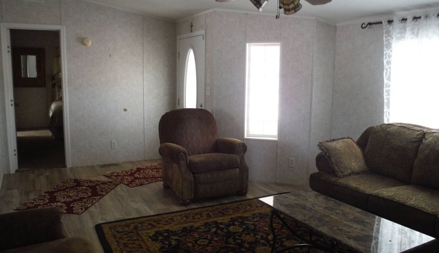 Clean, quiet 3-bedroom home in Apache Junction, Az