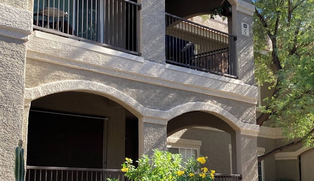 Comfortable 2 bedroom condo with den in resort-style development in Oro Valley
