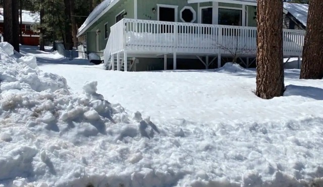 Cozy Wrightwood Home Away From Home-Walk to Town Near Mtn High Ski Resort