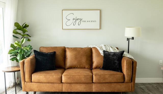 Cute, Clean, & Cozy private guest house near LAX