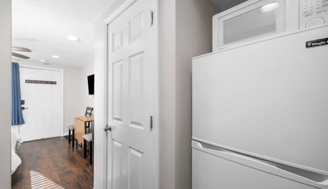 Downtown Kimmswick Studio Renovated Prime Location in Imperial