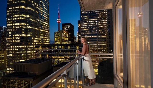 Executive Hotel Cosmopolitan Toronto in Toronto
