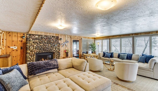 Lakefront Brainerd Cabin w Deck, Fire Pit!