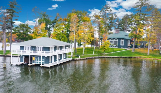 Lakefront, Historic Estate on the Eagle River Chain of Lakes! Sleeps 42!