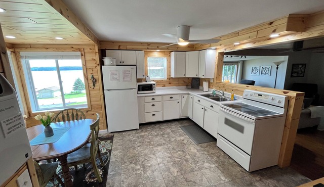 LAKEFRONT, SECOND-FLOOR, IMMACULATE SUITE with SPECTACULAR VIEWS