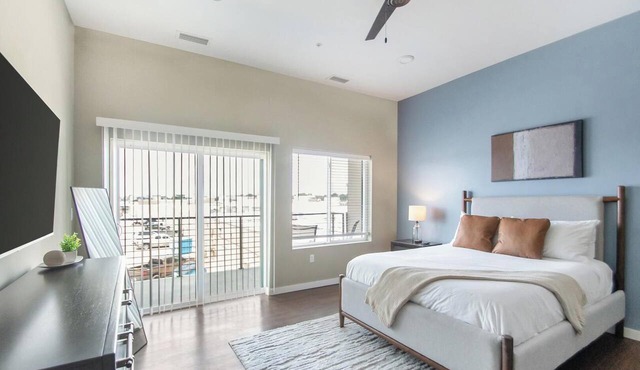 Landing | Modern Studio, Pool, Rooftop Lounge