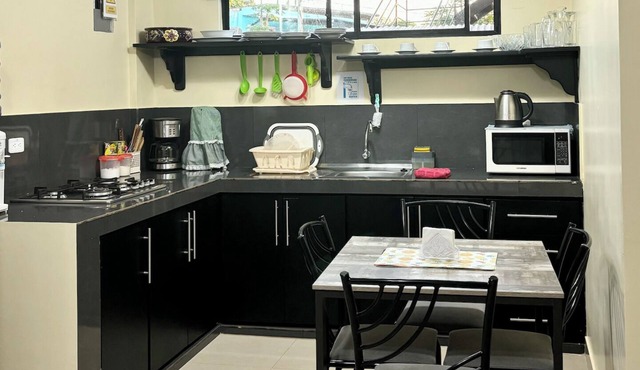 Lava Suites: Cozy unit, 5 min walk to the sea!