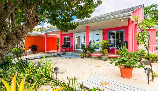 Nautilus Cottage - Charming 7 Mile Beachfront Cottage by Cayman Villas