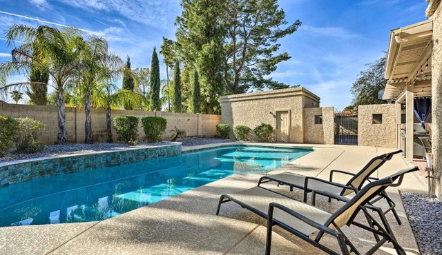 Near Golf! Snowbird Poolside Escape in Scottsdale