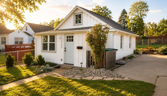 Omaha’s #1 Unique Tiny House Experience