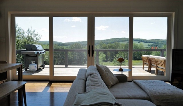 Panoramic Mountain Views on 23 Private Acres – The Gallatin Hill House