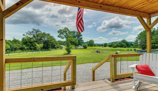 Peaceful Norfork Escape: Walk to White River!