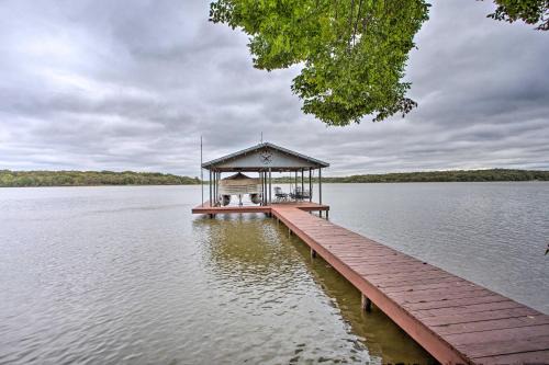 Private Dock & Fire Pit: Cedar Creek Lake Home in Eustace