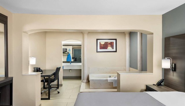 Quality Inn Marshall