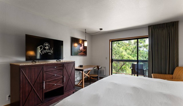 Riverside Inn