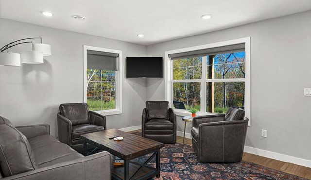 RiverWest Kayak View -Riverview-Dog Friendly