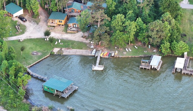 Romantic waterfront cabin #2, Lake Livingston TX