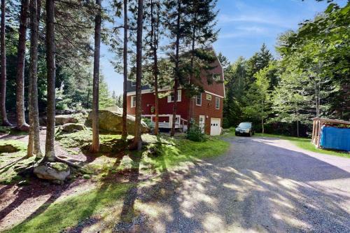Romley House | Deck & New Luxe Kitchen | Near Boothbay Harbor