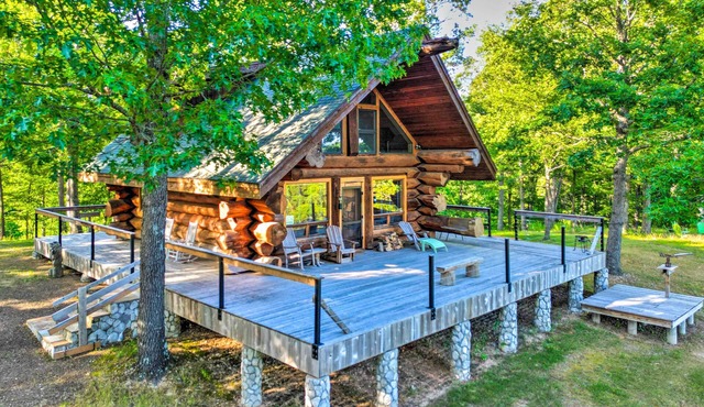 Rustic Hideaway: Fire Pits, Grills, 87 Acres!