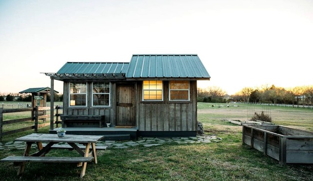 Rustic Tiny House Rental for Weekend Getaways from Dallas