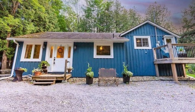Rustic Waterfront Country Home near Lake Chemong