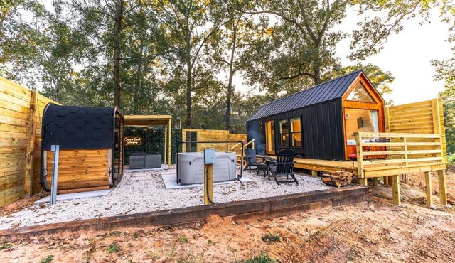 Secluded Tiny Home with Hot Tub, Sauna & Fire Pit near Lake Livingston in Coldspring, Texas