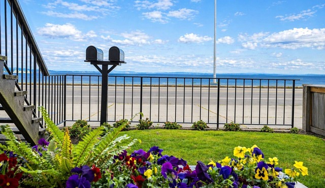 Serene Waterfront Escape - 2BR with Mountain Views & A/C